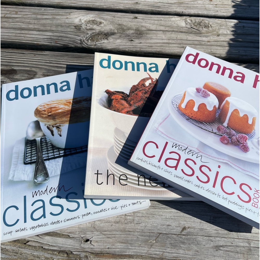 No longer available Donna Hay beautiful cookbooks. Like new condition.